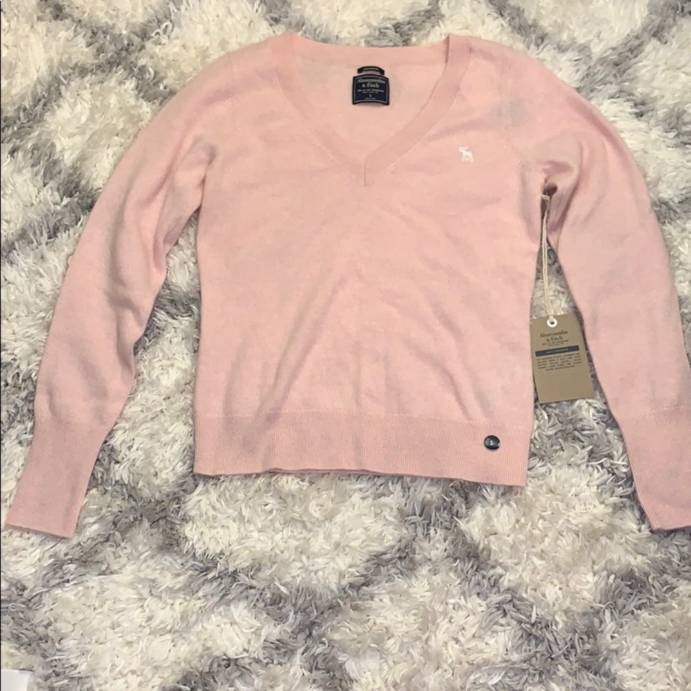 Baby pink Abercrombie and Fitch cashmere sweater